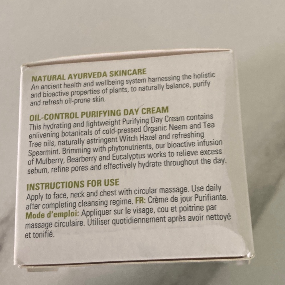 Urban Veda Neem + Tea Tree Oil-Control Purifying Day Cream — Green - Picture 6 of 15